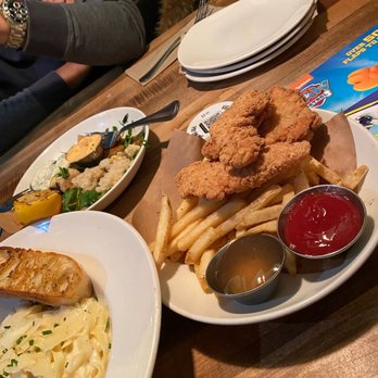 Moxies - Canadian (New) Near Me - Toronto, Ontario