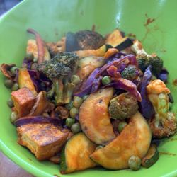 Rock’s Kitchen - Quinoa with veggies and tofu