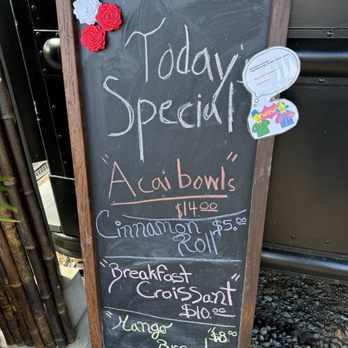 Vida’s coffee - Special's board - Food Trucks Near Me - Lahaina, Hawaii