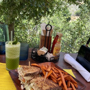 Cafe on 27 - Chicken pesto sandwich - Breakfast & Brunch Near Me - Topanga, California Cafe on 27 - Chicken pesto sandwich - Breakfast & Brunch Near Me - Topanga, California