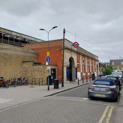 Ravenscourt Park London Underground Station - Outside