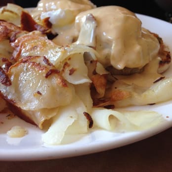 Cafe M - Crab Benedict - Breakfast & Brunch Near Me - Berkeley, California