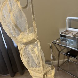 Nicole's Connection - My damaged bra