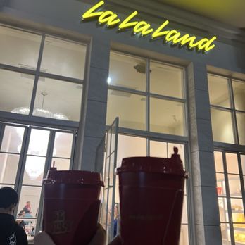 La La Land - La La Land atmosphere - Coffee & Tea Near Me - Glendale, California La La Land - La La Land atmosphere - Coffee & Tea Near Me - Glendale, California
