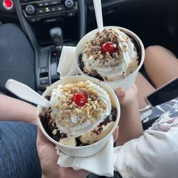 Suga Shack - Brownie a la mode with vanilla ice cream
