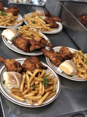 Dinah's Chicken Glendale by null