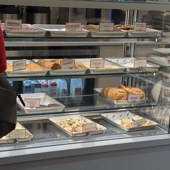 Empire Cake - Custom Cakes Near Me - New York, New York