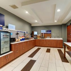Holiday Inn Express & Suites Bryan-Montpelier - break fast
