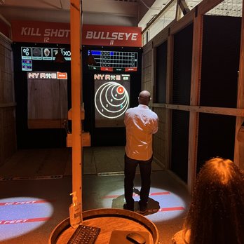 NY Axe Throwing Range - Axe Throwing Near Me - Farmingdale, New York
