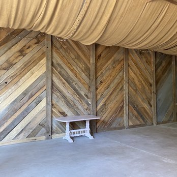 Summit Hill Gardens - Barn - Venues & Event Spaces Near Me - Chanute, Kansas