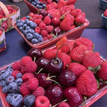 Marché Atwater - Artistic berries! - Public Markets Near Me - Montreal, Quebec Marché Atwater - Artistic berries! - Public Markets Near Me - Montreal, Quebec