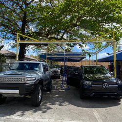 Flamingo's Laundromat - Car wash