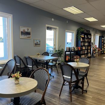 Books on the Bosque - Bookstores Near Me - Albuquerque, New Mexico