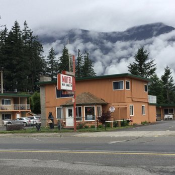 Hope City Centre Motel - View of Motel from across Wallace Street. - Hotels Near Me - Hope, British Columbia Hope City Centre Motel - View of Motel from across Wallace Street. - Hotels Near Me - Hope, British Columbia
