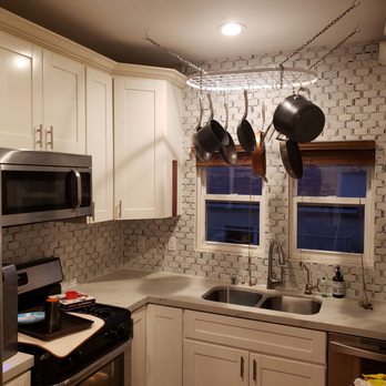 Pipila Stone - Final look after we had walls tiled (Note: not through Piplia Stone) - Countertop Installation Near Me - National City, California Pipila Stone - Final look after we had walls tiled (Note: not through Piplia Stone) - Countertop Installation Near Me - National City, California