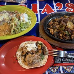 Garcias Mexican Restaurant - Chicken and Chorizo Fajitas(Lunch Portion)