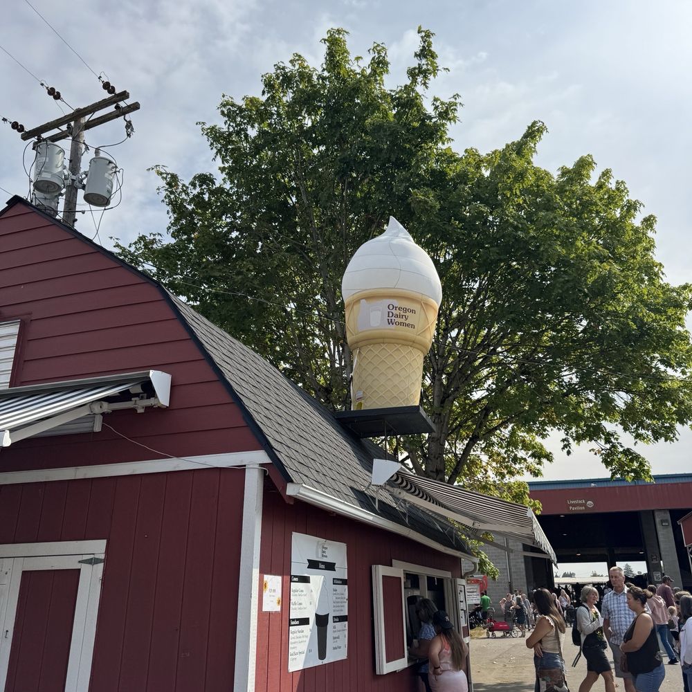 Oregon State Fair - Dairy women - Festivals Near Me - Salem, Oregon Oregon State Fair - Dairy women - Festivals Near Me - Salem, Oregon