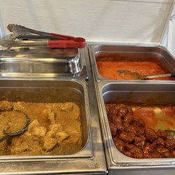 Everest Curry Kitchen - Lunch buffet, Chicken Tandoori in the covered container