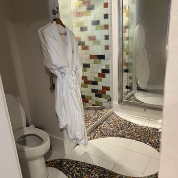 Hotel Lucy - Bathroom in Vinyl room - Hotels Near Me - Granbury, Texas Hotel Lucy - Bathroom in Vinyl room - Hotels Near Me - Granbury, Texas