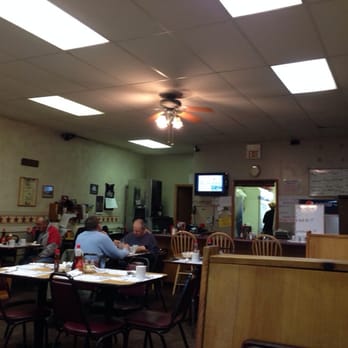 Mugs Restaurant - NE corner of store - Restaurants Near Me - Jefferson, Ohio
