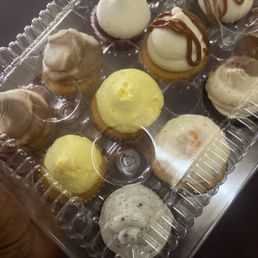 Mini assorted cup cakes Mini assorted cup cakes