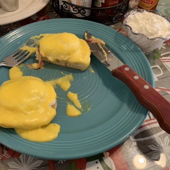 Country Cafe - 11/25/22 Eggs Benedict w/ Canadian bacon - Breakfast & Brunch Near Me - Cypress, California Country Cafe - 11/25/22 Eggs Benedict w/ Canadian bacon - Breakfast & Brunch Near Me - Cypress, California