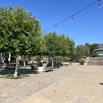 Bricoleur Vineyards - Wineries Near Me - Windsor, California