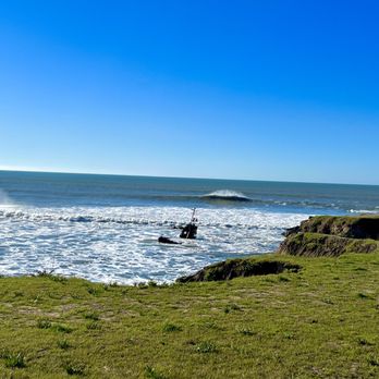Estero Bluffs State Park - King tide swallowing the Point Estero shipwreck Jan 2023! - Hiking Near Me - Cayucos, California Estero Bluffs State Park - King tide swallowing the Point Estero shipwreck Jan 2023! - Hiking Near Me - Cayucos, California