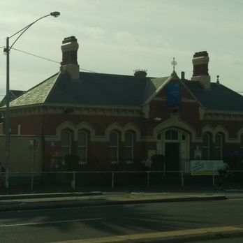 Clifton Hill Station - Outside - Public Transportation Near Me - Clifton Hill, VIC