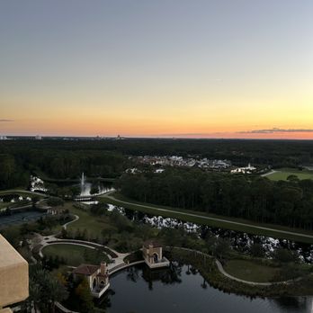 Capa - View! - Spanish Near Me - Lake Buena Vista, Florida