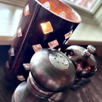 Cedric's Tavern - Interior detail - Pubs Near Me - Asheville, North Carolina