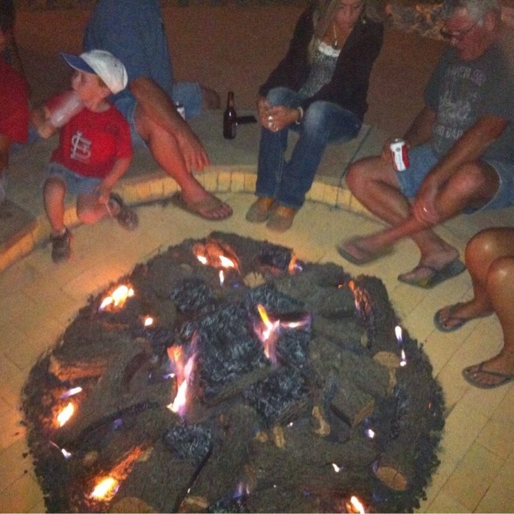 Evandys Boatel - Fire pit on the patio - American Near Me - Naples, Illinois Evandys Boatel - Fire pit on the patio - American Near Me - Naples, Illinois