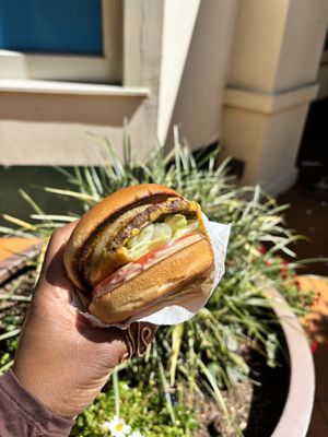 In-N-Out Burger by null