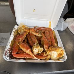 Krab Kingz - #4 has crab legs, potatoes, shrimp, egg, & sausage and all the sauces mixed. I would rate this a 10/10 definitely recommend.