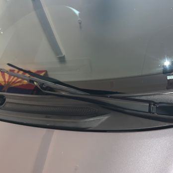 Jacksons Car Wash - Wiper twisted and lifted off windshield - Car Wash Near Me - Phoenix, Arizona Jacksons Car Wash - Wiper twisted and lifted off windshield - Car Wash Near Me - Phoenix, Arizona