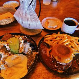 Chilaquiles, café de olla, and banana líquado