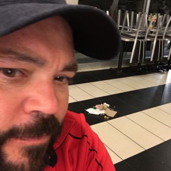 Steak ’n Shake - Trash pile beside my seat - Burgers Near Me - Carrollton, Georgia
