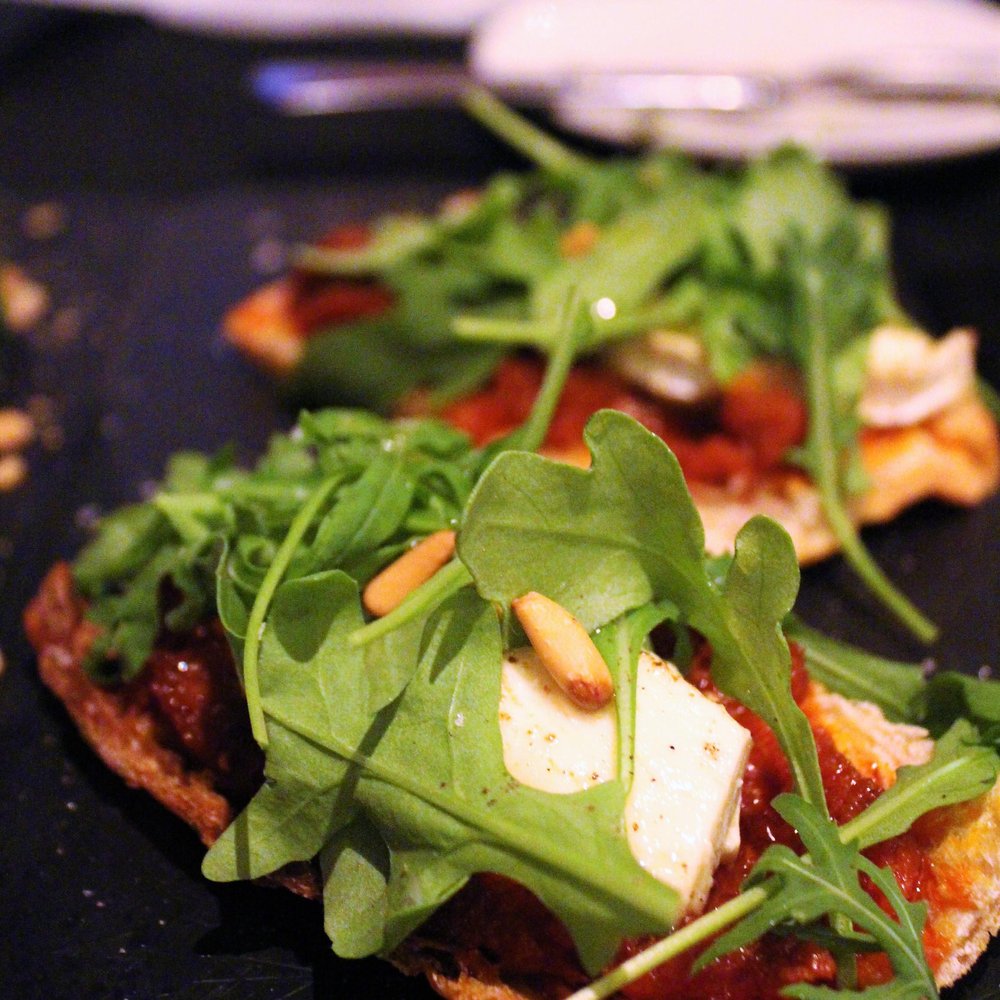Eldiset - Spicy Sausage, Goat's Cheese & Honey (https://www.stefoodography.com/eldiset) - Mediterranean Near Me - Barcelona, B