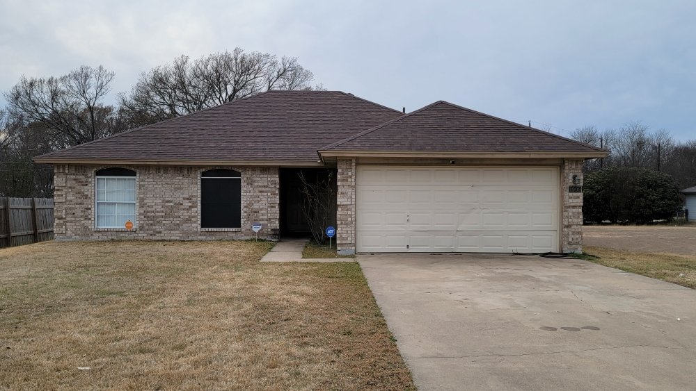 Slide of Xtreme Roofing