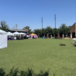 Burleson Farmers Market - Nice open area and yard games. Vendors on the perimeter and behind this pic
