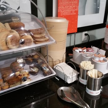 Hampton Inn & Suites Liberal - Breakfast pastries. - Hotels Near Me - Liberal, Kansas