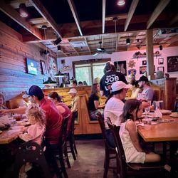 Texas Roadhouse - Full House!!
