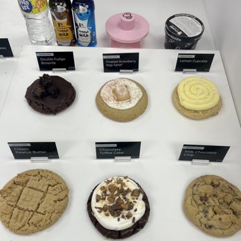 Crumbl - Michigan Ave - Bakeries Near Me - Chicago, Illinois Crumbl - Michigan Ave - Bakeries Near Me - Chicago, Illinois