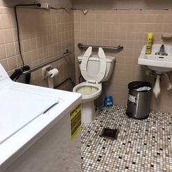 Platinum Nails - Bathroom at location
