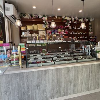 Teuscher Chocolates - Chocolatiers & Shops Near Me - Corona del Mar, California Teuscher Chocolates - Chocolatiers & Shops Near Me - Corona del Mar, California
