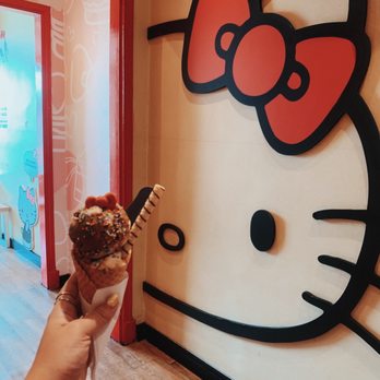 Eat Asia + Hello Kitty - Asian Fusion Near Me - São Paulo, SP