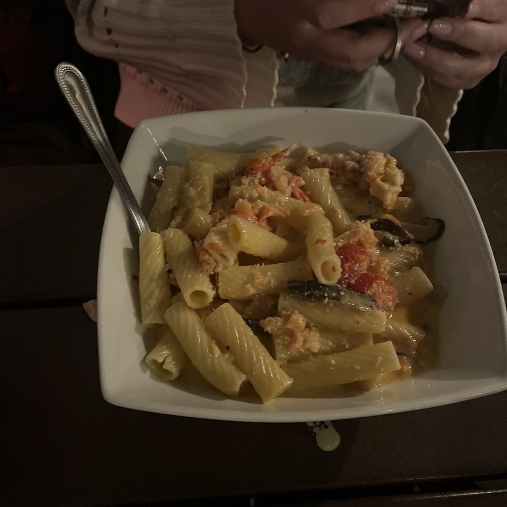 Edgewater Restaurant - Lobster pasta! - Seafood Near Me - Hampton Bays, New York