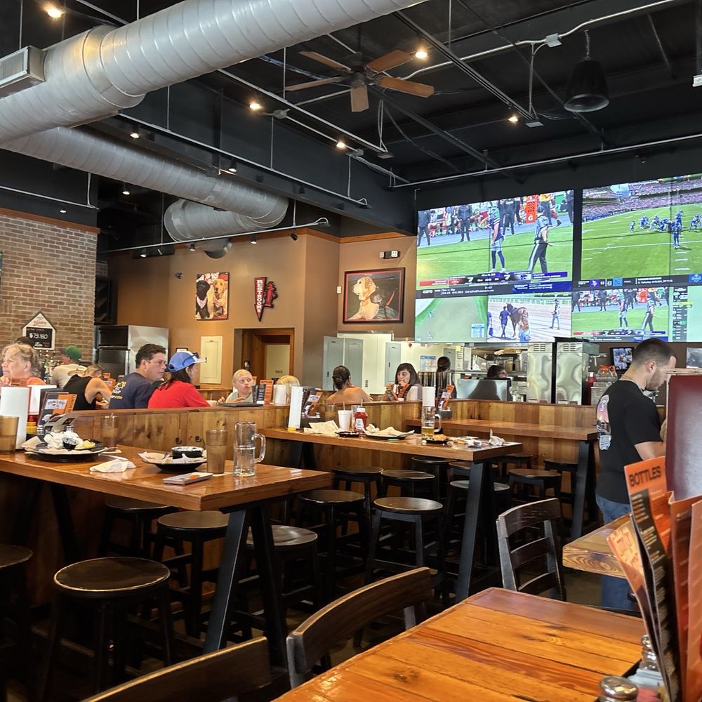 Double Dogs - Sports Bars Near Me - Knoxville, Tennessee