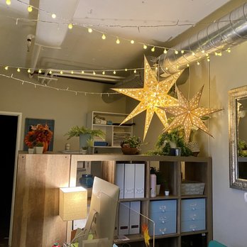 Dcompress Downtown - Cute Foyer/desk area - Skin Care Near Me - San Diego, California Dcompress Downtown - Cute Foyer/desk area - Skin Care Near Me - San Diego, California