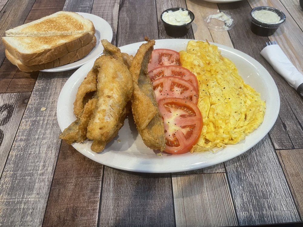 FOWLERVILLE FARMS FAMILY RESTAURANT Updated May 2024 32 Photos & 55